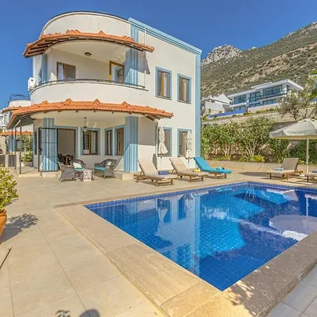 3 Bedroom With Large Pool Area And Top Floor Panoramic Views Kaş