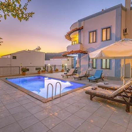 3 Bedroom With Large Pool Area And Top Floor Panoramic Views * Kaş