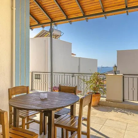 3 Bedroom With Large Pool Area And Top Floor Panoramic Views Kaş