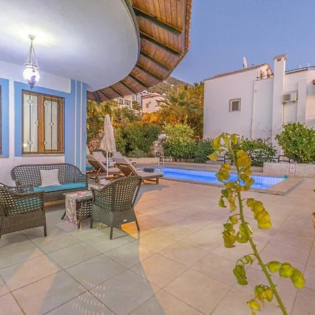 Villa 3 Bedroom With Large Pool Area And Top Floor Panoramic Views *