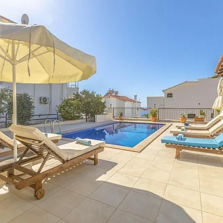 3 Bedroom With Large Pool Area And Top Floor Panoramic Views